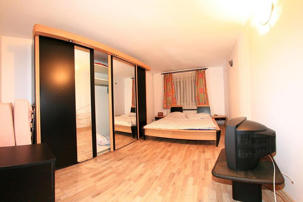 Cuibul Salamandrelor Hotell Sarmizegetusa Exteriör bild